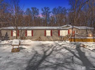 5143 Belford Rd, Holly, MI 48442