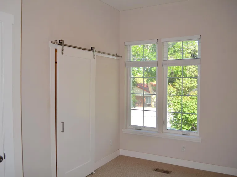 3849 S King St — Photo 23