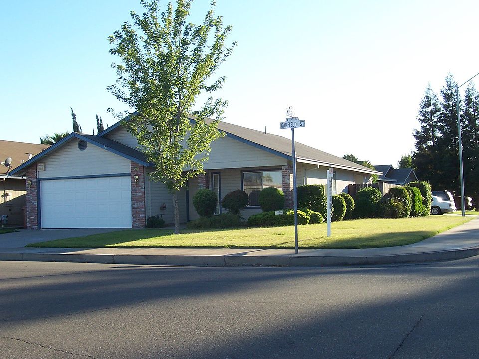 Corner Lot