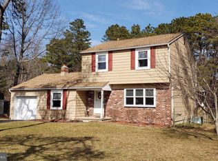 922 Pinewood Ln, Atco, NJ 08004