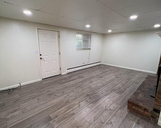 5th image of 1870 Cresthill Dr