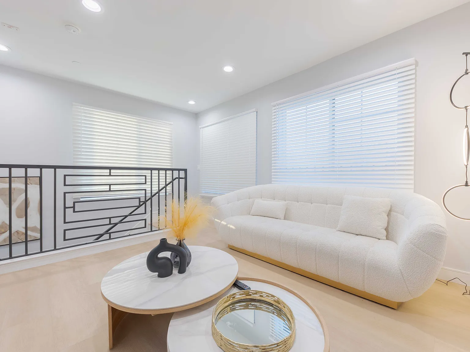 2 bed, 1100 sqft, $6,500 — Photo 3