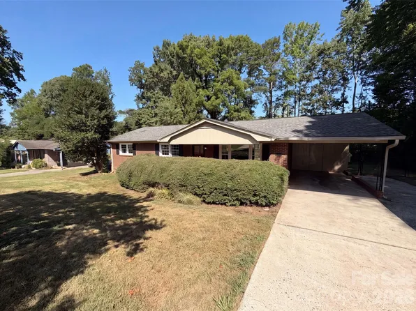 4305 Dawnwood Dr, Gastonia, NC 28056
