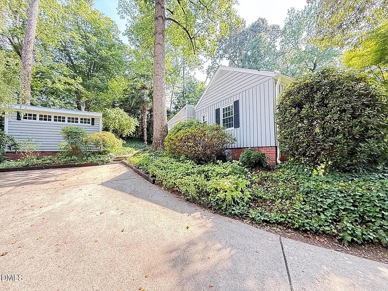 2667 Davis St — Photo 39