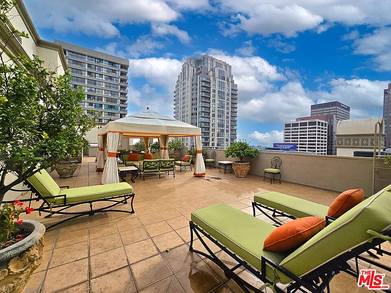 10795 Wilshire Blvd #304 — Photo 9