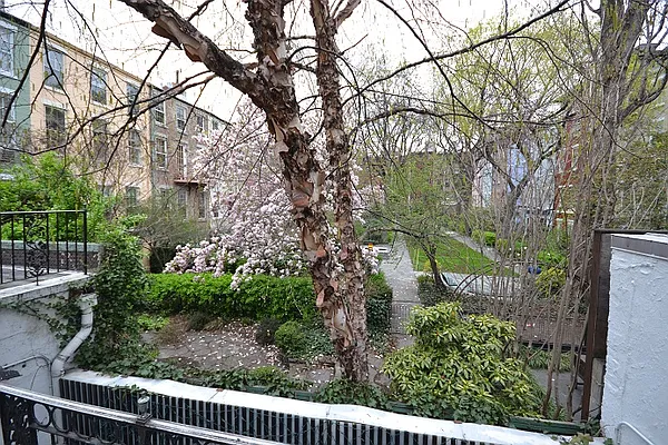 Rented by Bold New York | media 25