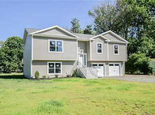 385 Quinnipiac Ave, North Haven, CT 06473