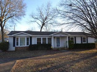 206 E Douglas St, Sheffield, AL 35660
