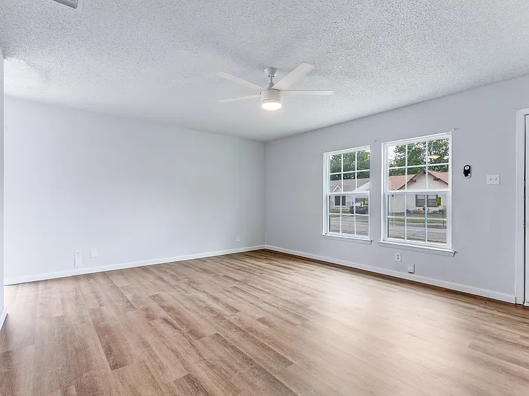 4847 Aspenwood Dr — Photo 2