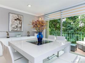 9350 Fontainebleau Blvd
