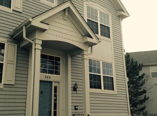 988 Manchester Cir, Grayslake, IL 60030