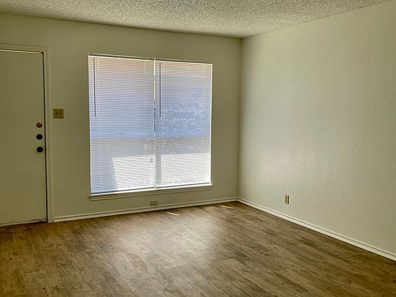 5th image of 8871 Meadow Trace St