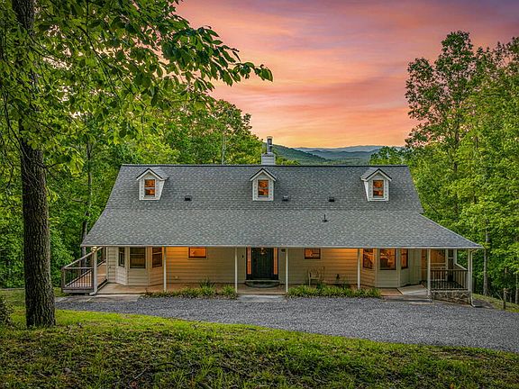3rd image of 760 River Bend Ln