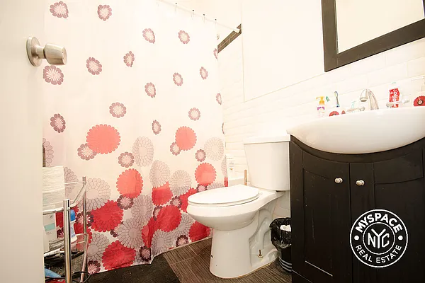 Rented by MySpaceNYC | media 40