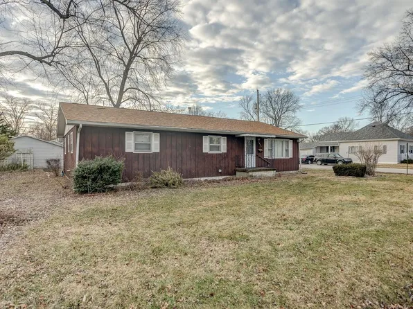 1621 N Jackson St, Litchfield, IL 62056