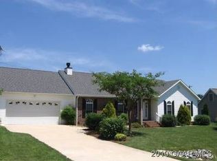 23 Long Bow Rd, Waynesboro, VA 22980