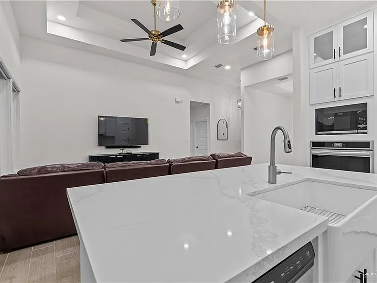 3600 Apex St — Photo 5