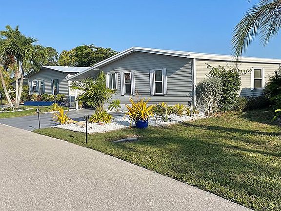 1636 Columbus Circle