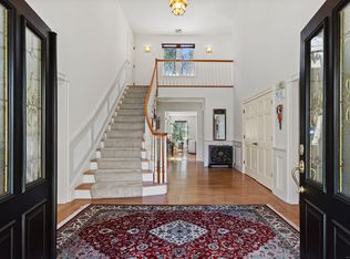 20 Maplewood Dr, Danbury, CT 06811