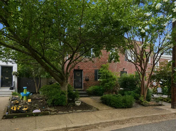 2940 Sycamore St, Alexandria, VA 22305