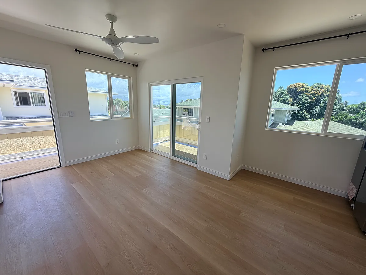 Building Photo - 94-909 Lumihoahu St #2
