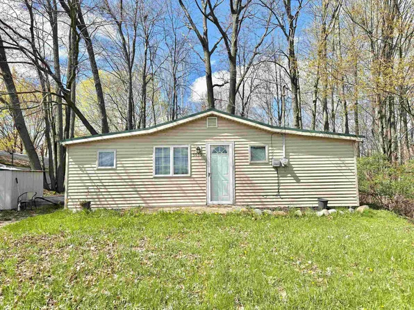5059 Half Moon Dr, Lake, MI 48632