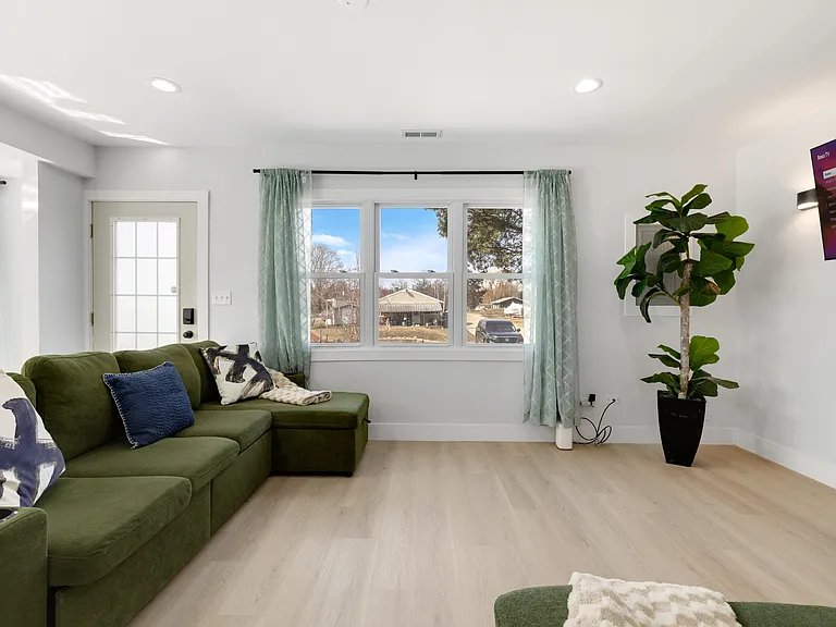 26415 W Beach St — Photo 36