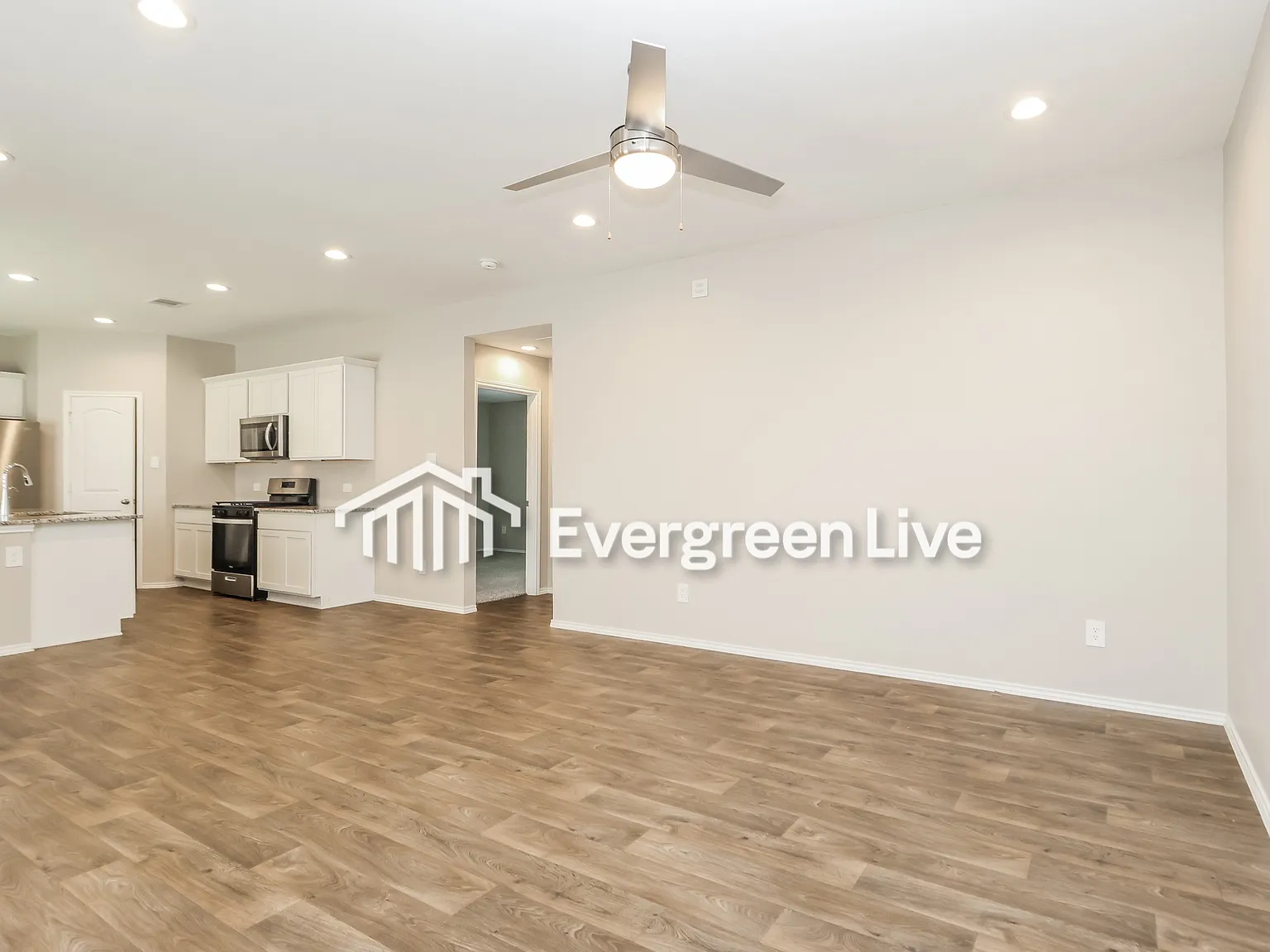 3 bed, 2.0 bath, 1535 sqft, $1,645 — Photo 3