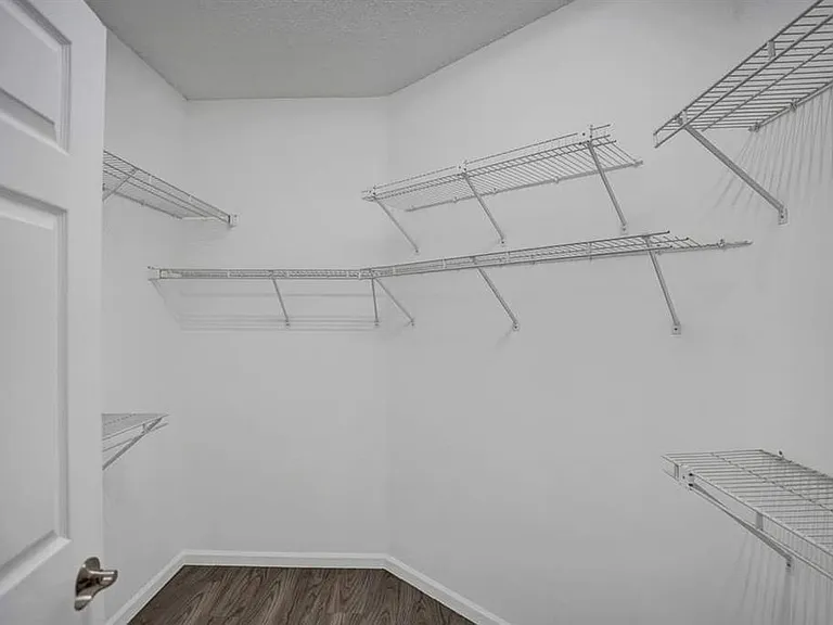 11032 Boston Dr — Photo 15