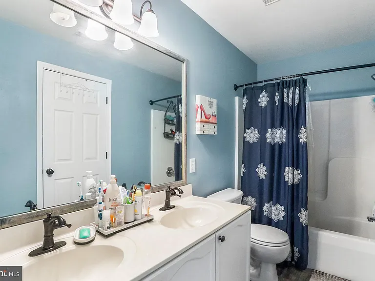 1127 Lindsay Ln — Photo 19
