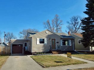 1021 2nd St NE, Devils Lake, ND 58301