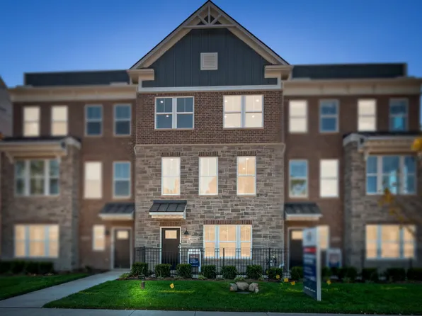 Halston Plan, The Townes at Main Street