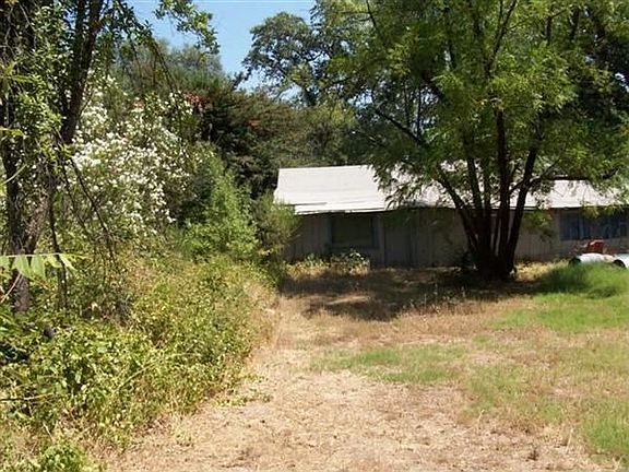 5th image of 221 Crestview Dr