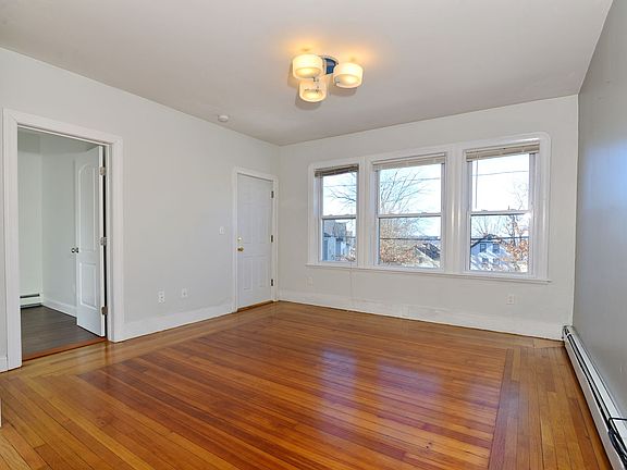 5th image of 179 Camp St #183-2