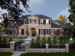 3085 Southdowne Rd, Oak Bay, BC V8R6H3