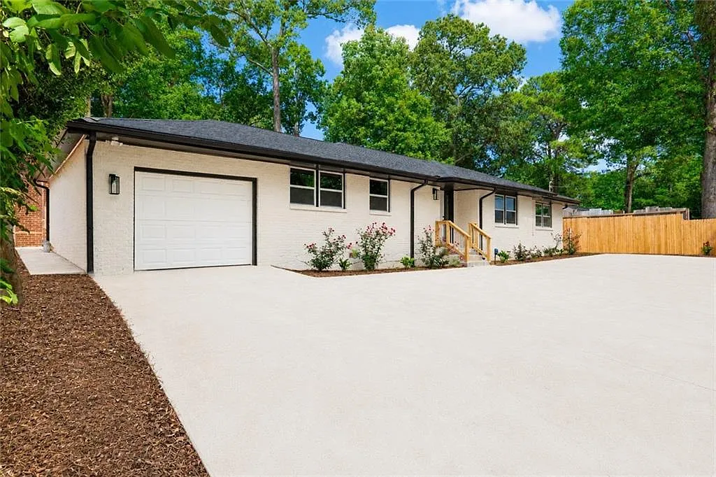 4 bed, 3.0 bath, 3107 sqft, $5,500 — Photo 2