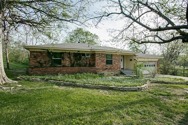 1st image of 813 Burleson St