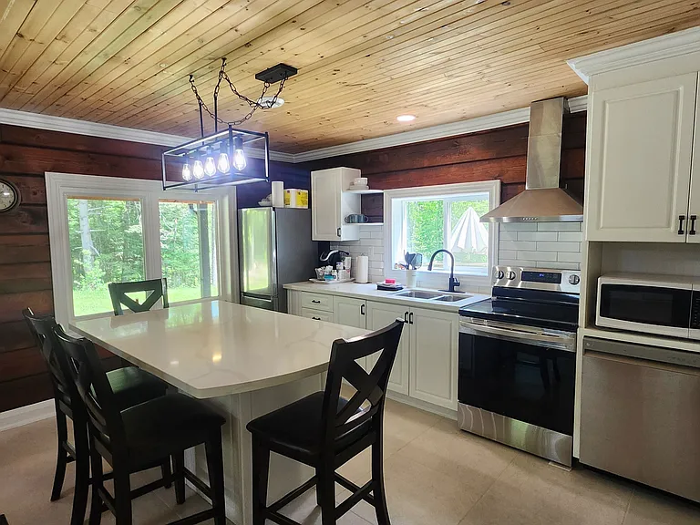 3997 Chetwynd Rd — Photo 7
