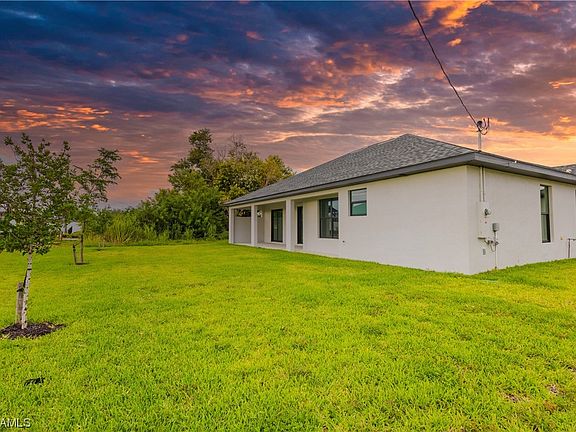 4th image of 820 NE 6th Place Cpe