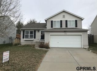 10906 Girard St, Omaha, NE 68142