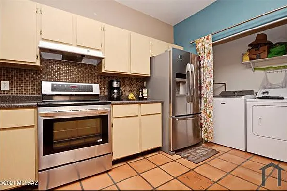 2011 W Bramburgh Ct — Photo 9