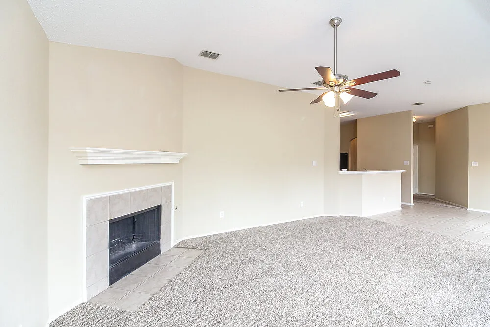 4 bed, 2.0 bath, 2262 sqft, $2,630 — Photo 2
