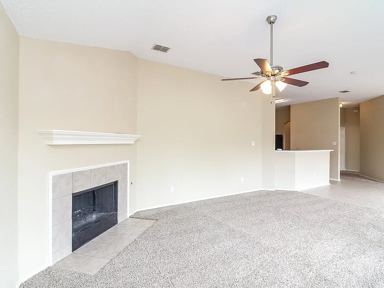2024 Northridge Dr — Photo 2