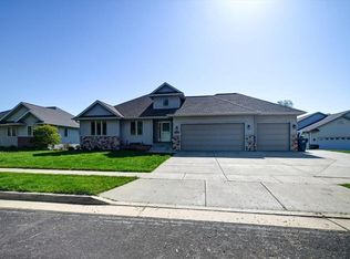524 Pheasant Trl, Deerfield, WI 53531