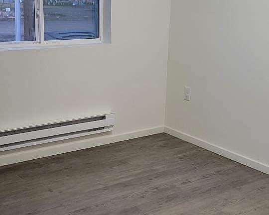 5th image of 511-513 E 2nd St #511