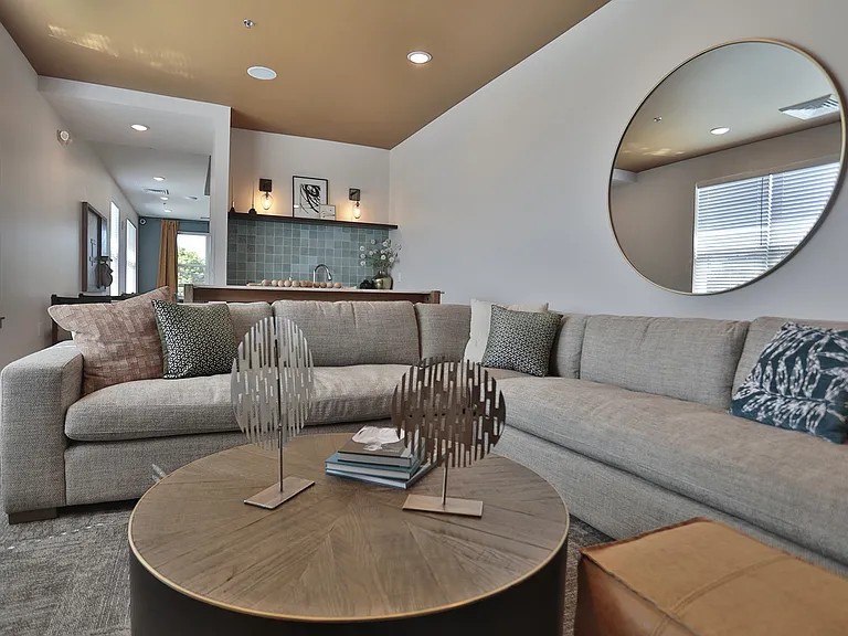 Altair Luxury Apartments — Photo 25