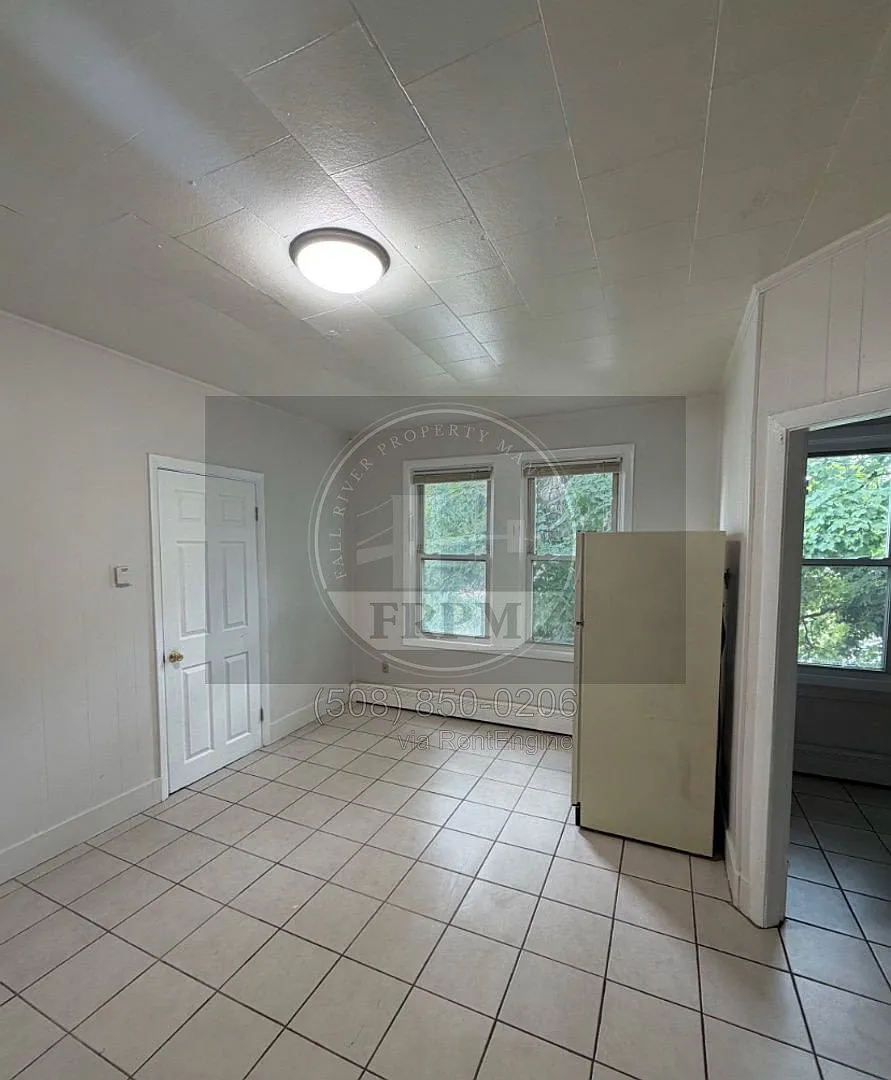2 bed, $1,400 — Photo 2