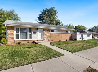 427 N Wisconsin Ave, Villa Park, IL 60181