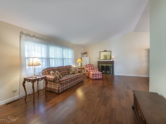 5th image of 4231 N Sturbridge Dr