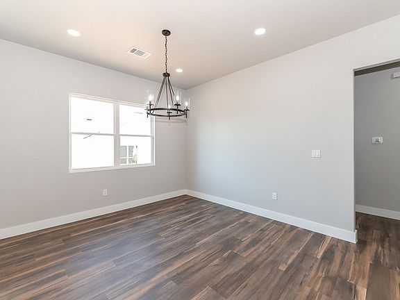5th image of 121 Madrona Ln